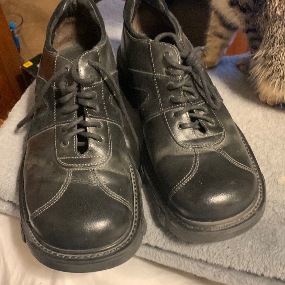 Casual shoes